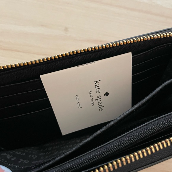 LIKE NEW Kate Spade Wallet - Full Sized Continental Wallet Colorblock Red, Black - Picture 6 of 14